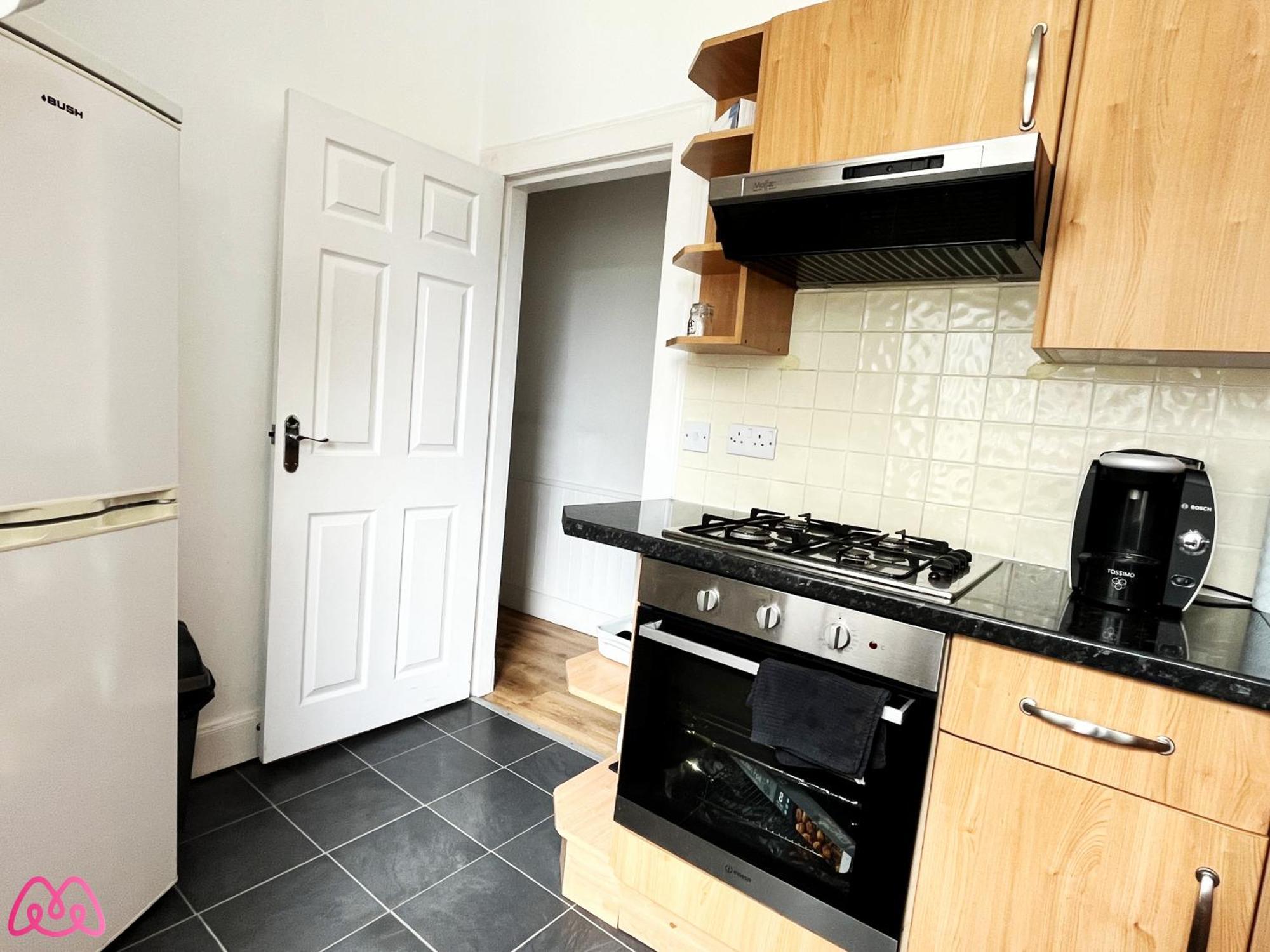 2 Bedrooms Entire Apartment Self Check In Kelty Exteriér fotografie