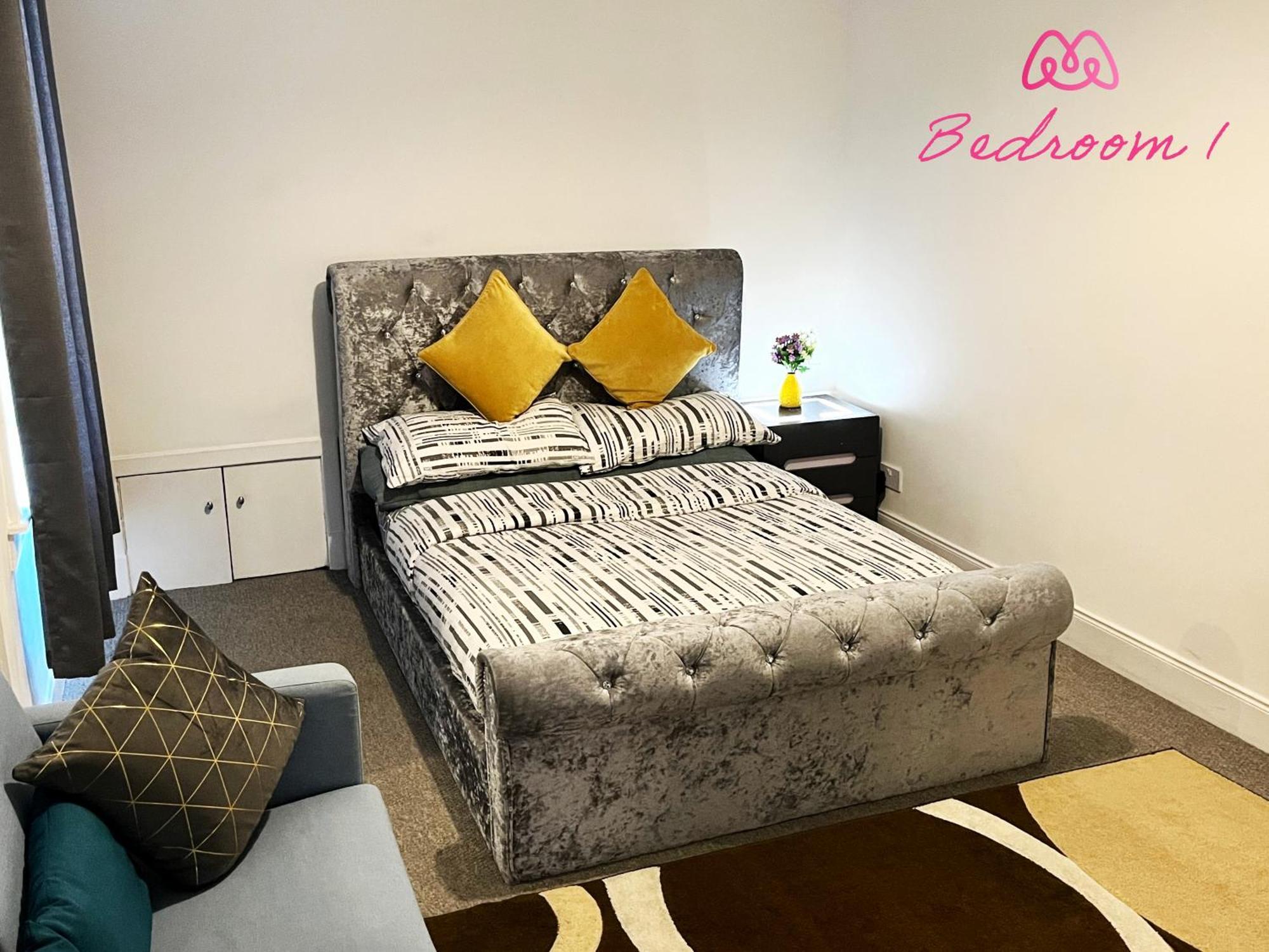 2 Bedrooms Entire Apartment Self Check In Kelty Exteriér fotografie