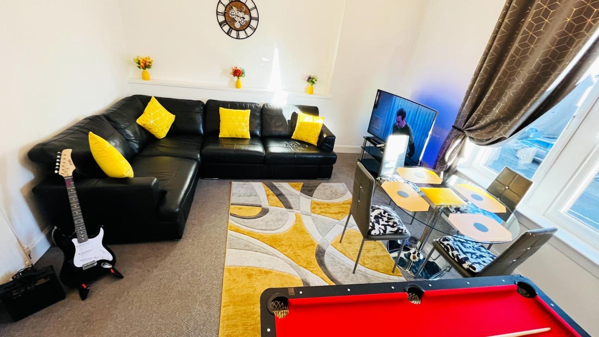 2 Bedrooms Entire Apartment Self Check In Kelty Exteriér fotografie