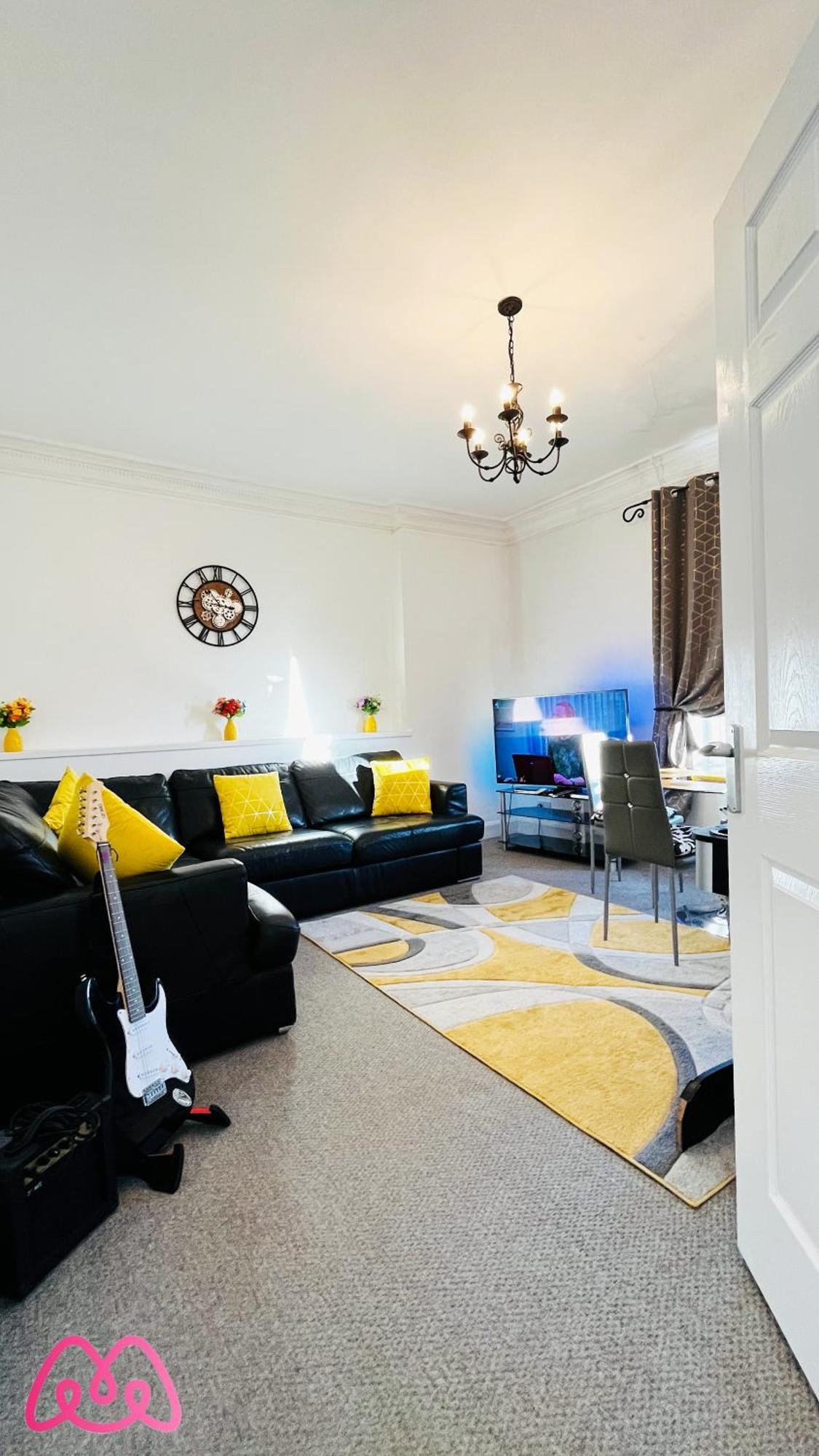 2 Bedrooms Entire Apartment Self Check In Kelty Exteriér fotografie