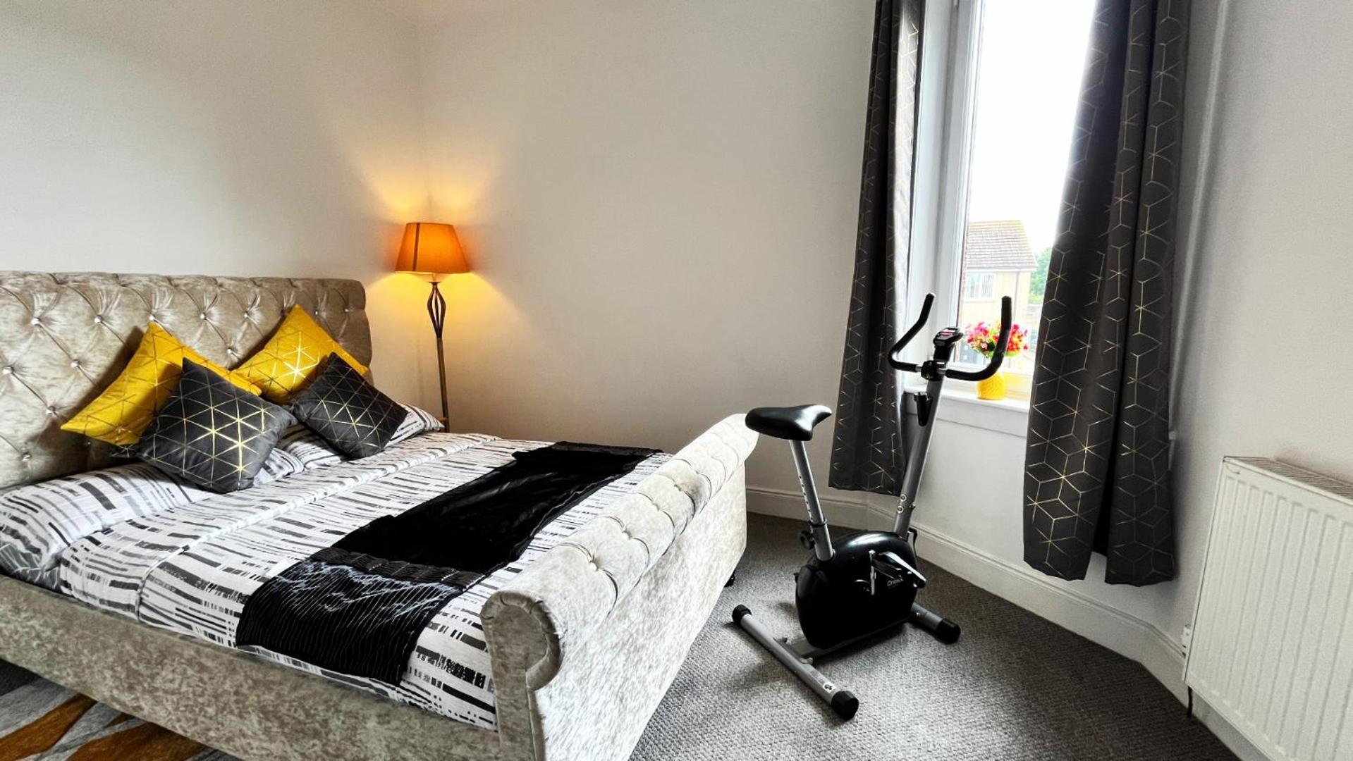 2 Bedrooms Entire Apartment Self Check In Kelty Exteriér fotografie